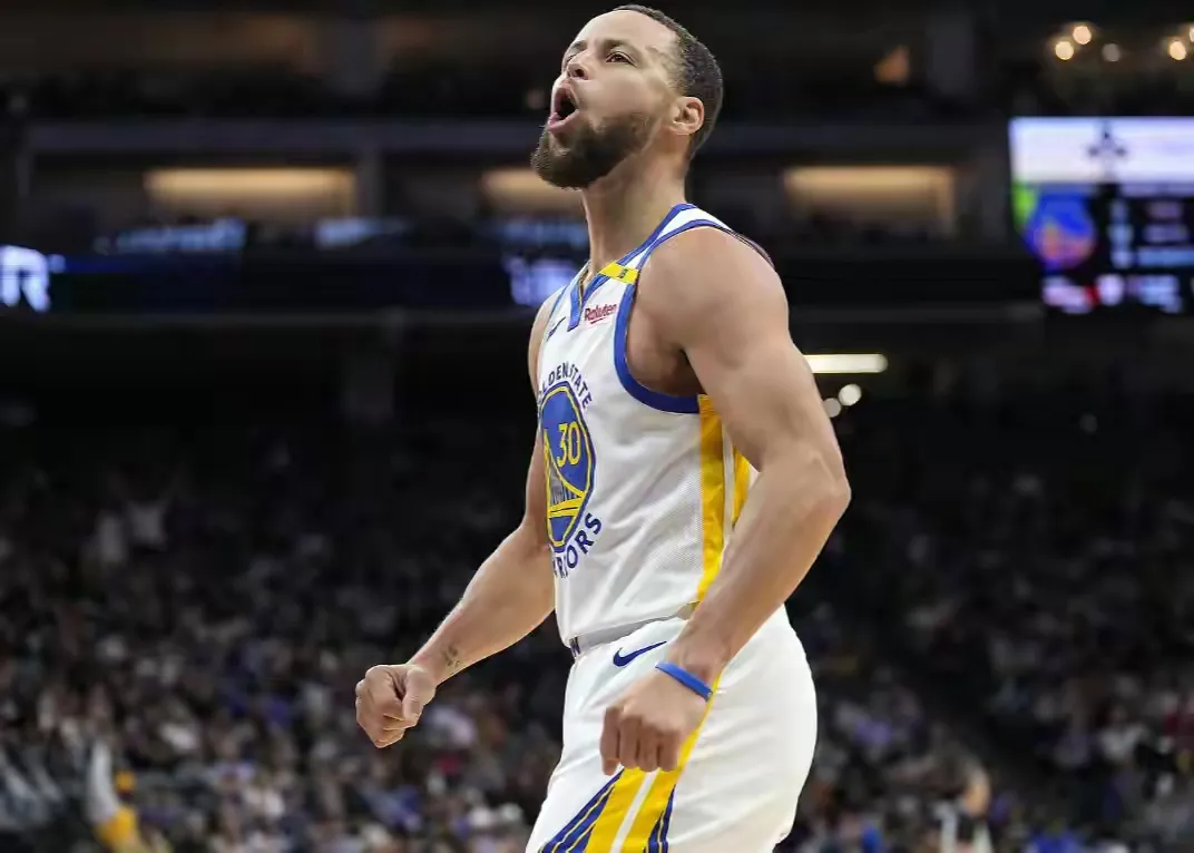 掘金绝杀雄鹿,库里点燃赛场的简单介绍 掘金绝杀雄鹿,库里点燃赛场的简单介绍