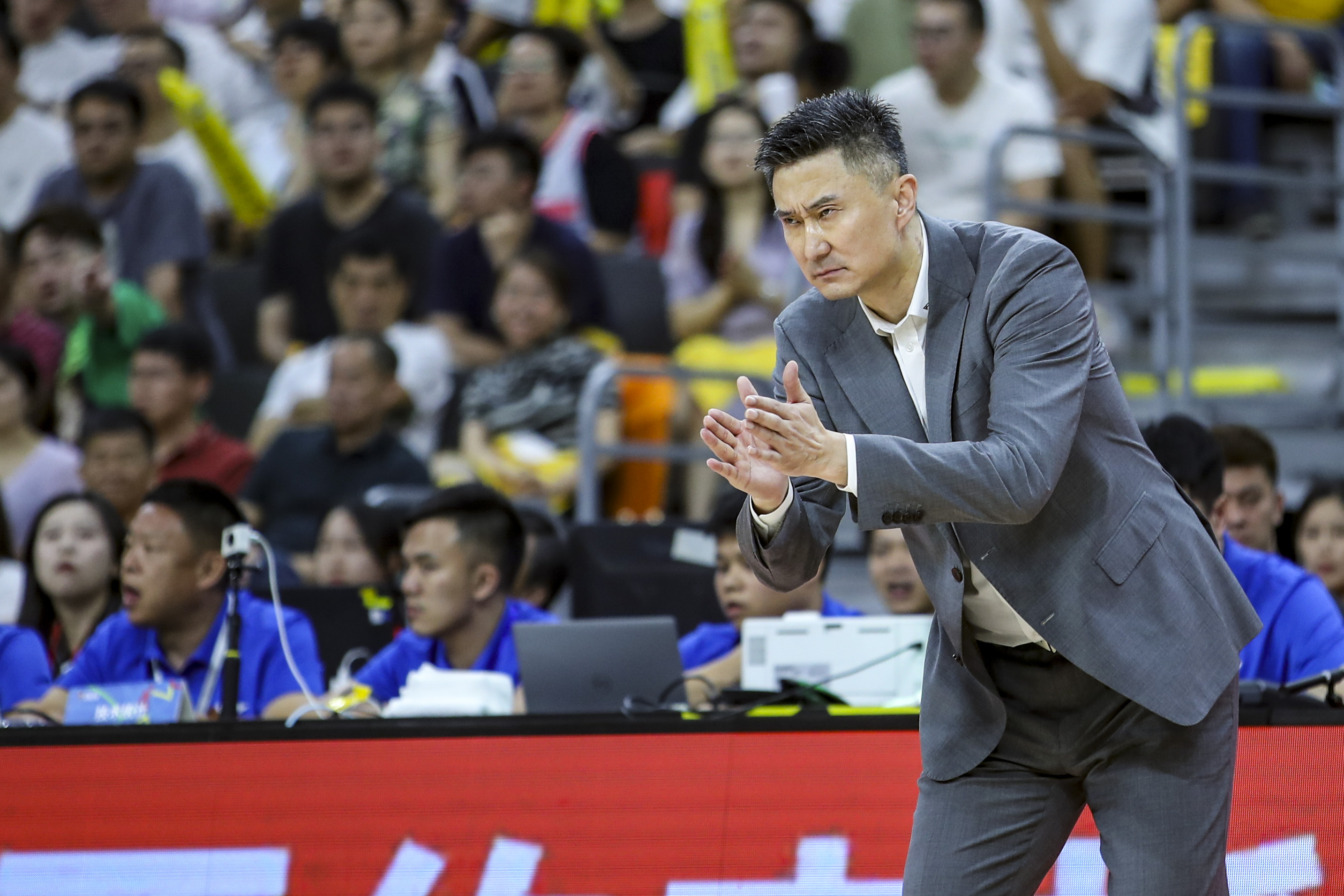 广州队横扫广东队,周琦统治全场 广州队横扫广东队,周琦统治全场