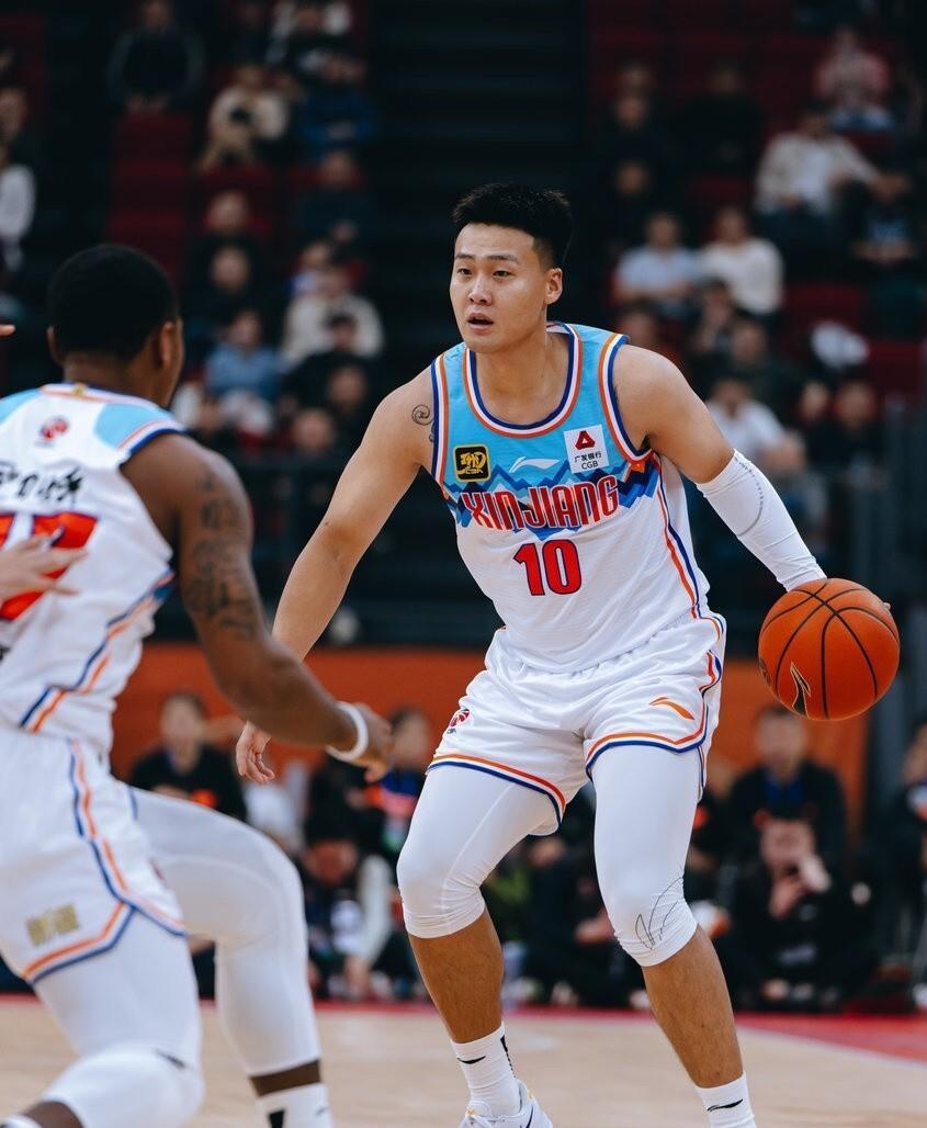 新疆队逆转广东队,浓眉哥扛起全队 新疆队逆转广东队,浓眉哥扛起全队