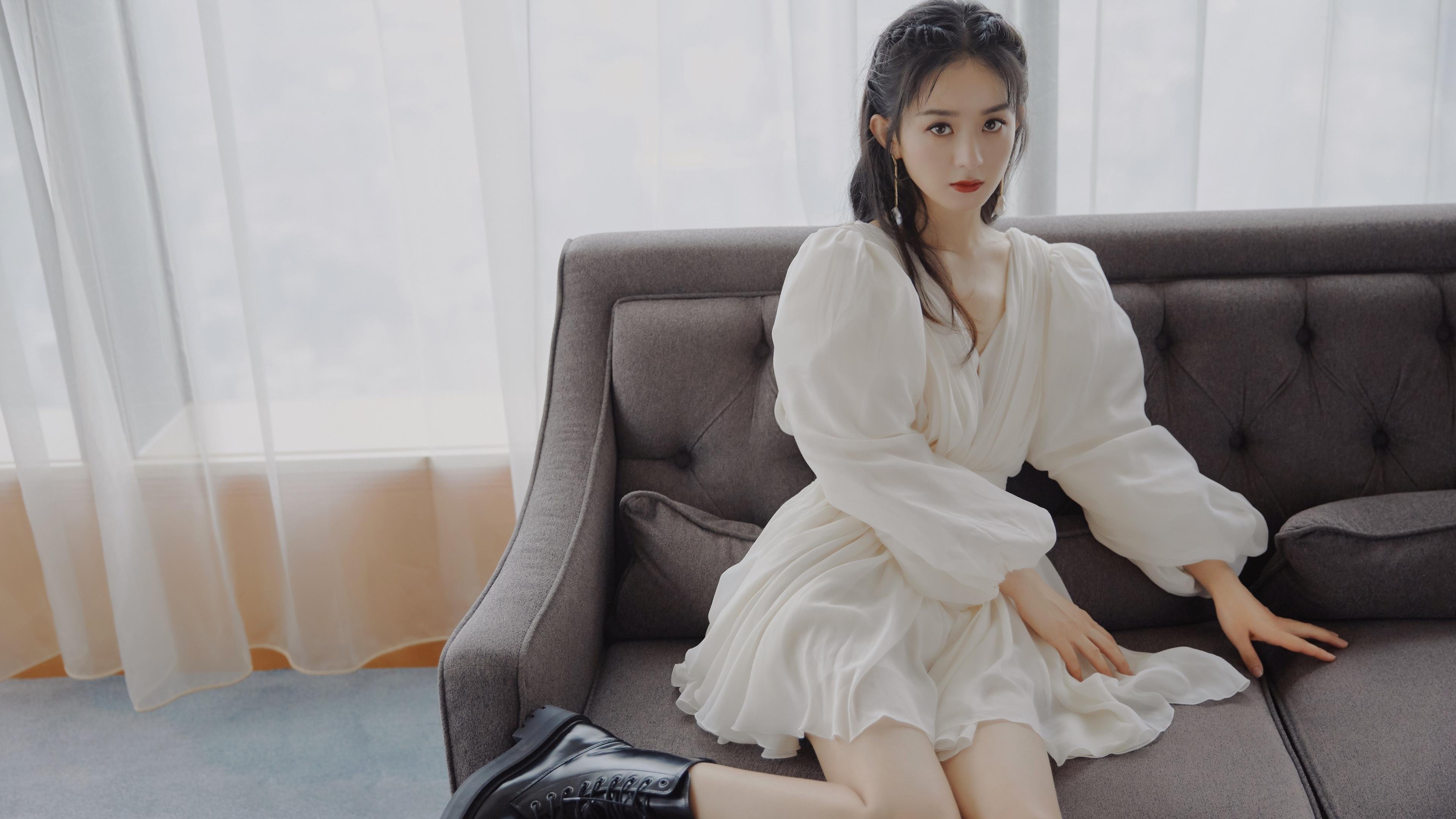 当转播信号在两场奇迹间切换,步行者末节风暴与哈登的独舞