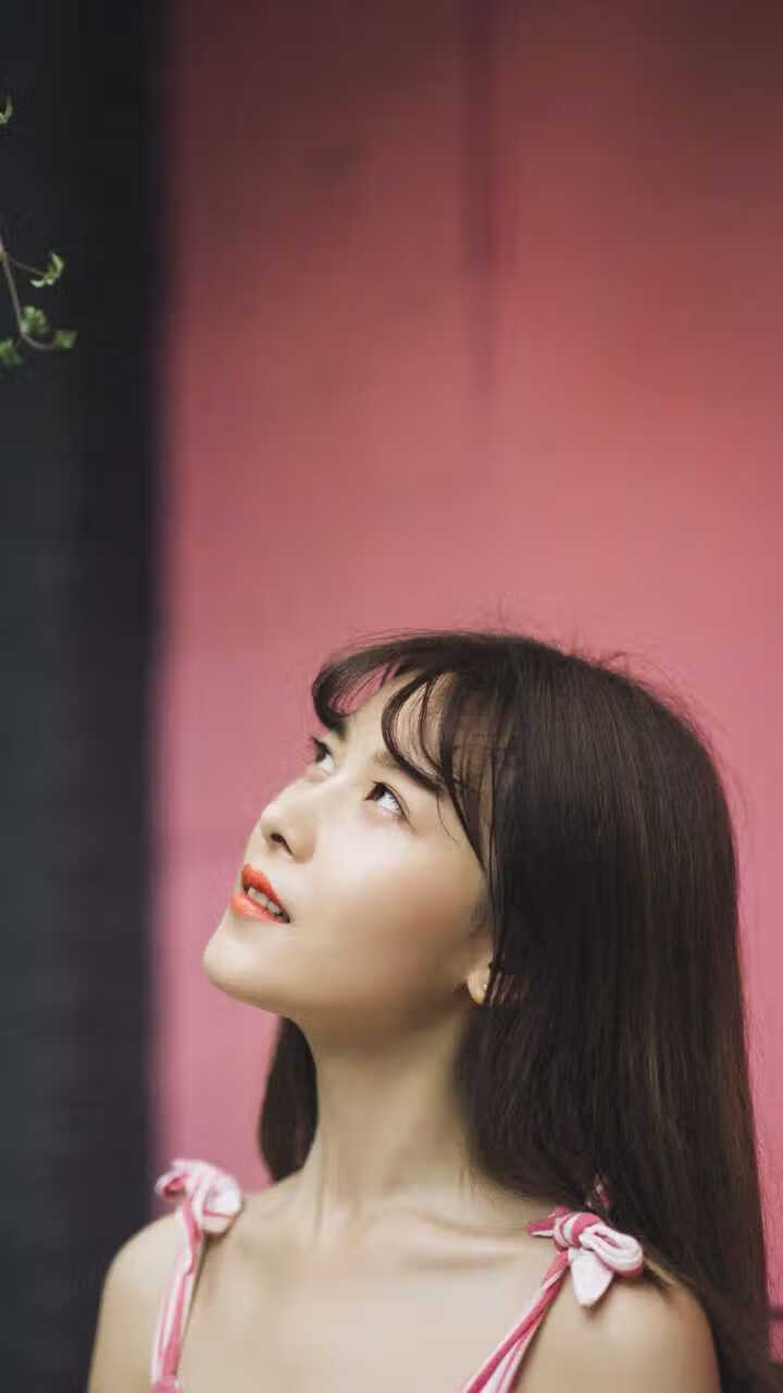 欧冠淘汰赛之夜，场边观众席惊现杰伦格林，当NBA未来巨星攻占伯纳乌